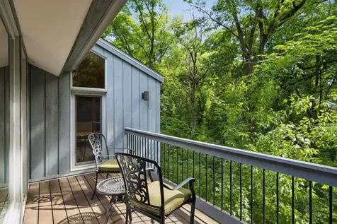 1 Chickadee Lane North Oaks MN 55127