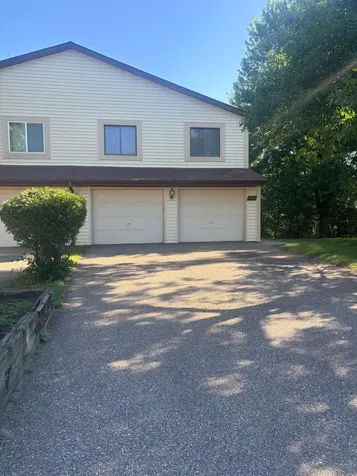 2506 Woodbridge Street Roseville MN 55113
