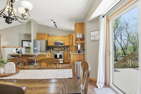 681 W River Drive New London MN 56273