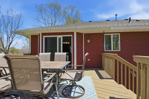 681 W River Drive New London MN 56273