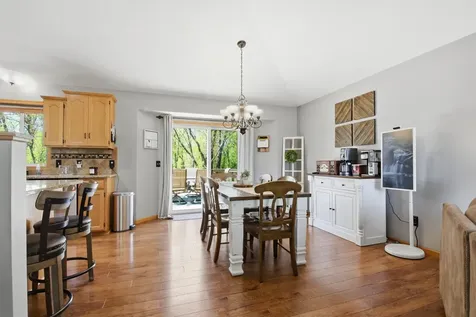 681 W River Drive New London MN 56273