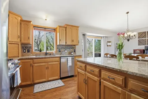 681 W River Drive New London MN 56273