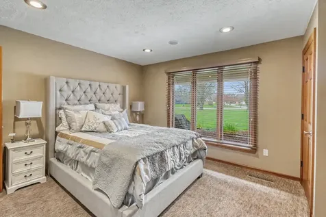 11 Briarwood Place Fargo ND 58104