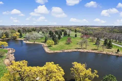 11 Briarwood Place Fargo ND 58104