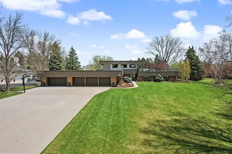 11 Briarwood Place Fargo ND 58104