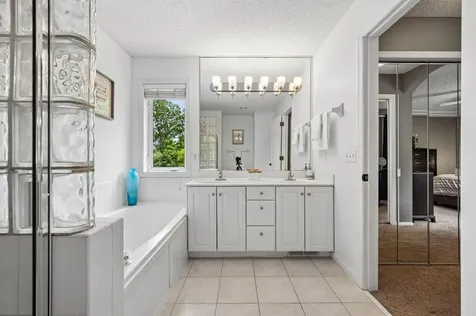 2478 Timber Court E Maplewood MN 55119