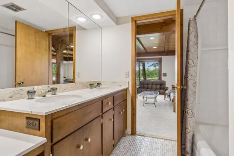 1 Snowy Owl Lane North Oaks MN 55127