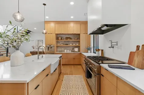 6200 Cardinal Avenue Excelsior MN 55331