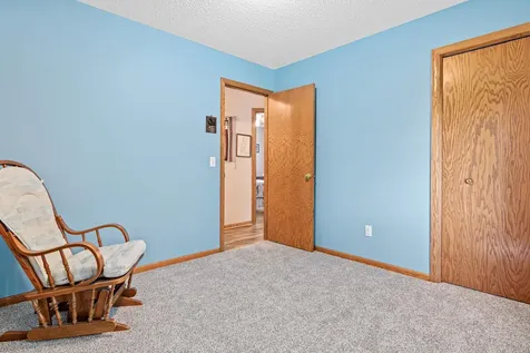 16608 Imperial Way Lakeville MN 55044