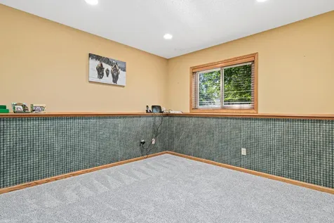 16608 Imperial Way Lakeville MN 55044