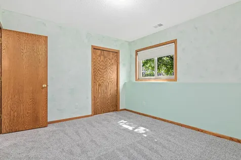 16608 Imperial Way Lakeville MN 55044