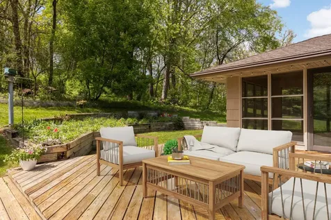 805 Kingsview Lane N Plymouth MN 55447