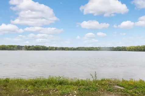 805 Kingsview Lane N Plymouth MN 55447