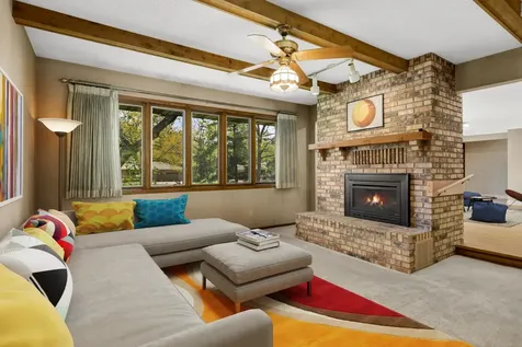 805 Kingsview Lane N Plymouth MN 55447