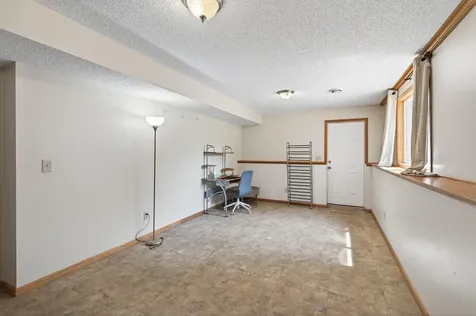 6857 8th Street Lane N Oakdale MN 55128