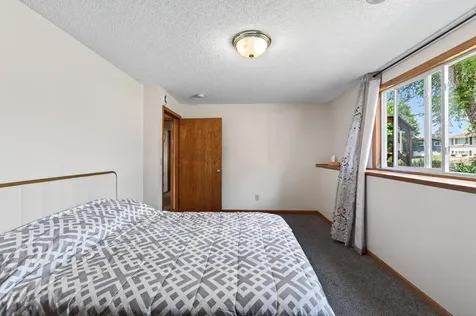 6857 8th Street Lane N Oakdale MN 55128