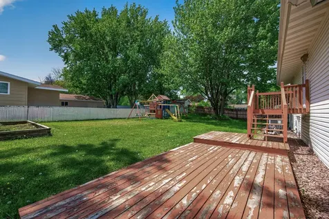 6857 8th Street Lane N Oakdale MN 55128