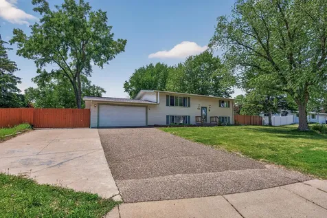 6857 8th Street Lane N Oakdale MN 55128