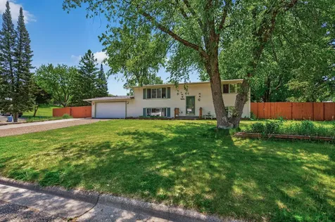 6857 8th Street Lane N Oakdale MN 55128