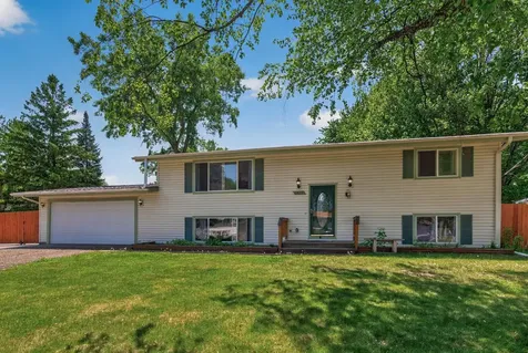 6857 8th Street Lane N Oakdale MN 55128