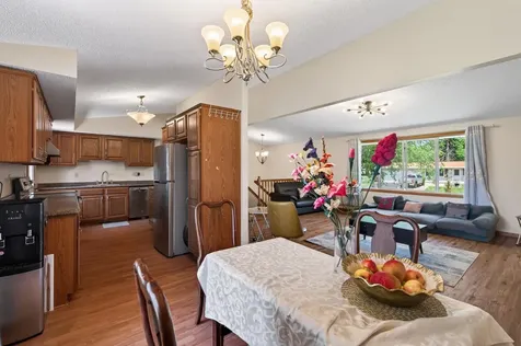 6857 8th Street Lane N Oakdale MN 55128