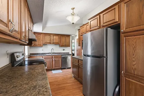 6857 8th Street Lane N Oakdale MN 55128