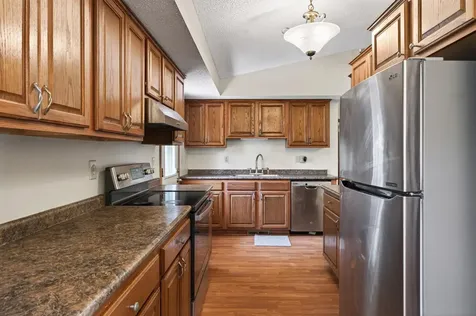 6857 8th Street Lane N Oakdale MN 55128