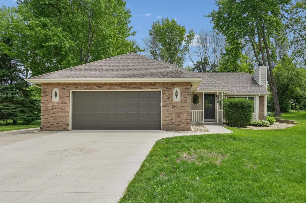 20524 Javelin Circle Lakeville MN 55044