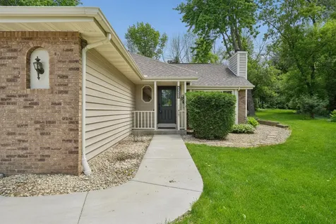 20524 Javelin Circle Lakeville MN 55044