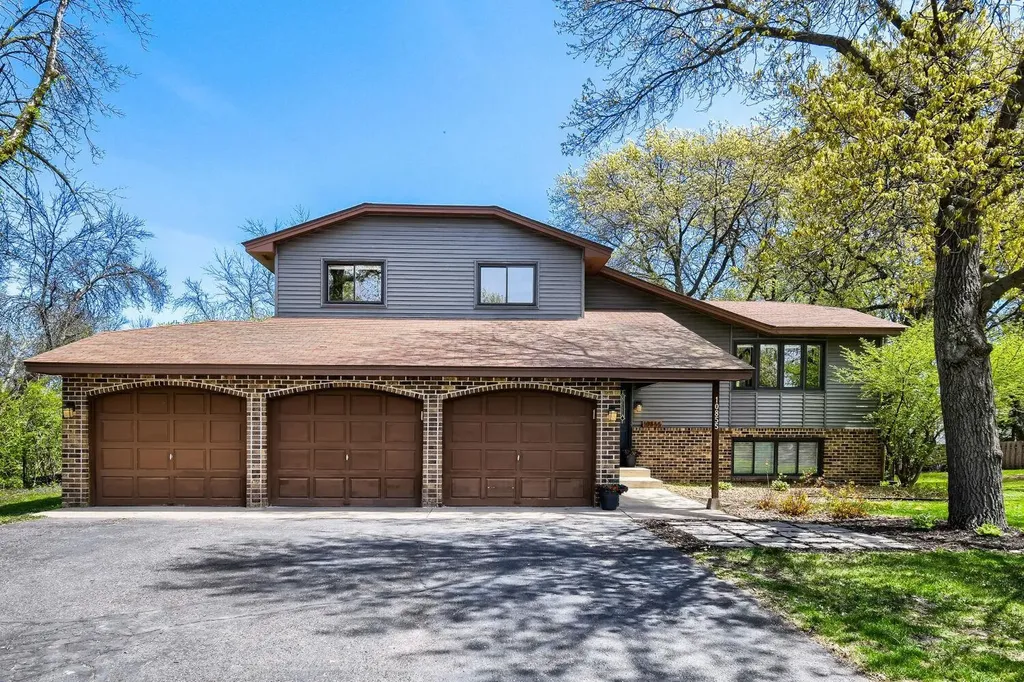 10855 Avocet Street NW Coon Rapids MN 55433
