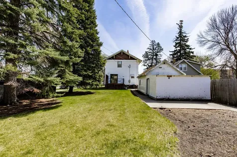 618 Oak Street N Fargo ND 58102