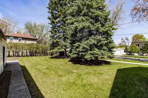 618 Oak Street N Fargo ND 58102