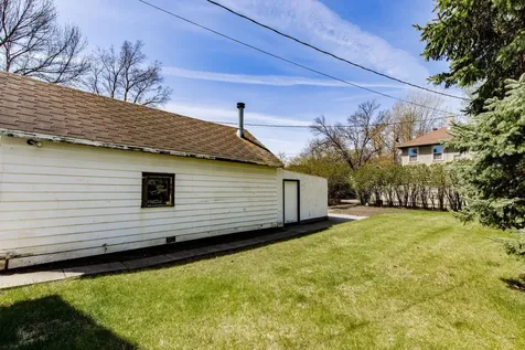 618 Oak Street N Fargo ND 58102