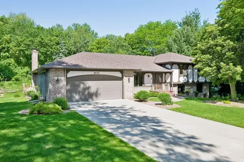 9572 Morris Circle Bloomington MN 55437
