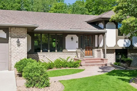 9572 Morris Circle Bloomington MN 55437