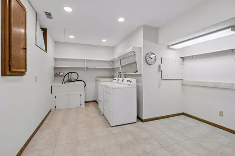 9572 Morris Circle Bloomington MN 55437
