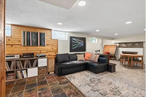 3342 Xerxes Avenue N Minneapolis MN 55412
