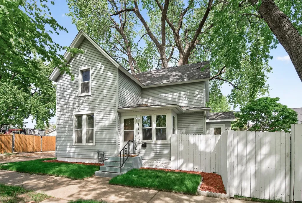 558 Osceola Avenue S Saint Paul MN 55102