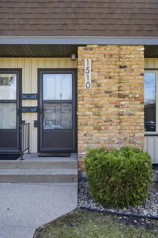 1510 16 1/2 Street S Fargo ND 58103