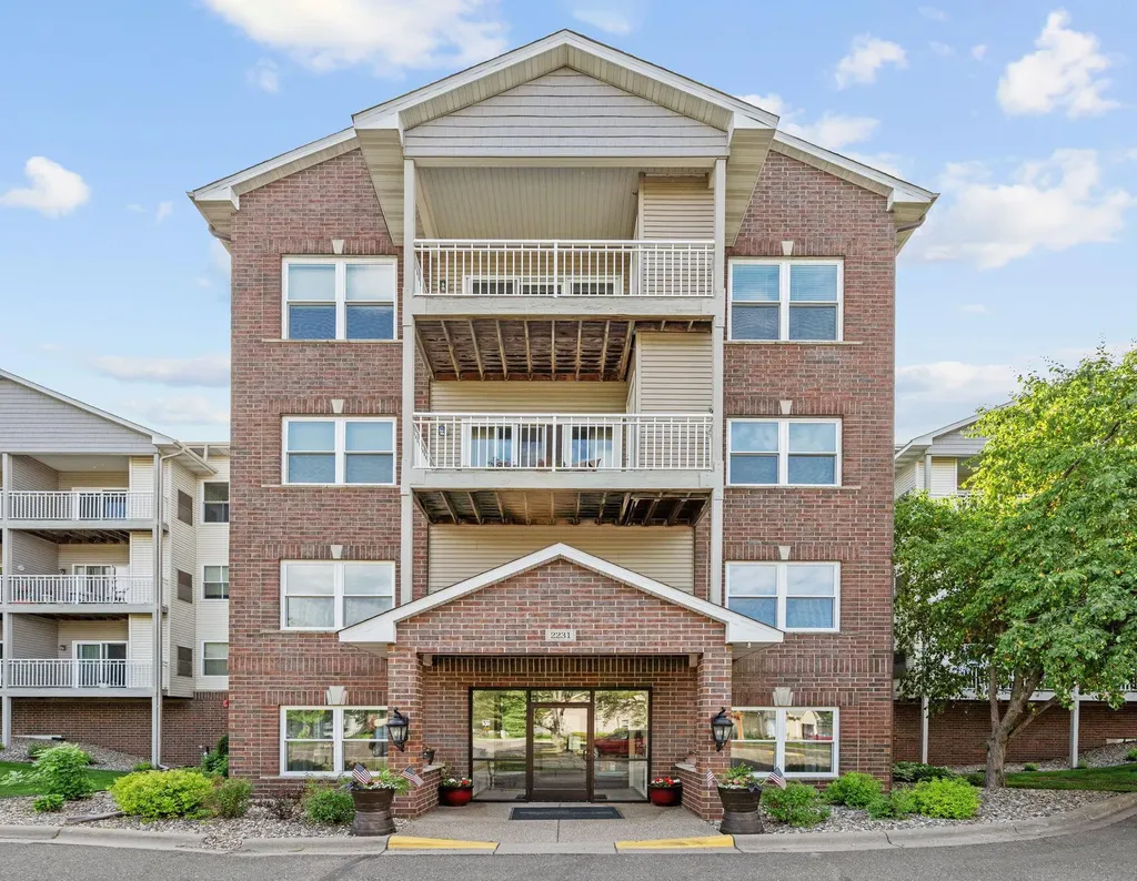 2231 Penn Place North Saint Paul MN 55109