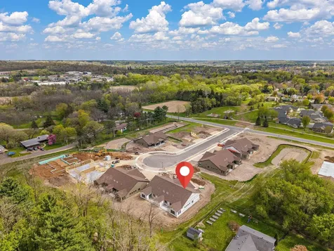 1077 Legend Lane River Falls WI 54022