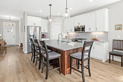 29264 Kenwood Way Chisago City MN 55013