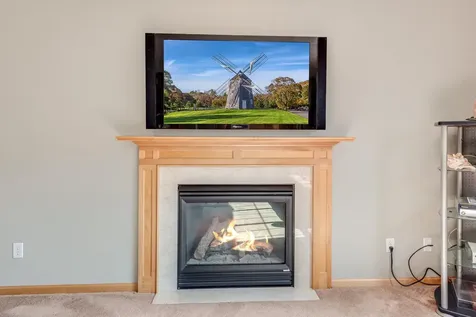 9743 Almond Avenue N Brooklyn Park MN 55443