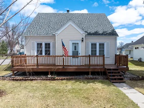 932 NW 1st Avenue Grand Rapids MN 55744