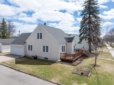932 NW 1st Avenue Grand Rapids MN 55744