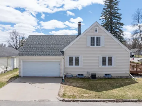 932 NW 1st Avenue Grand Rapids MN 55744