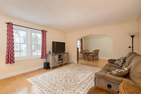 932 NW 1st Avenue Grand Rapids MN 55744