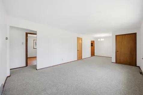 208 10 1/2 Avenue W West Fargo ND 58078