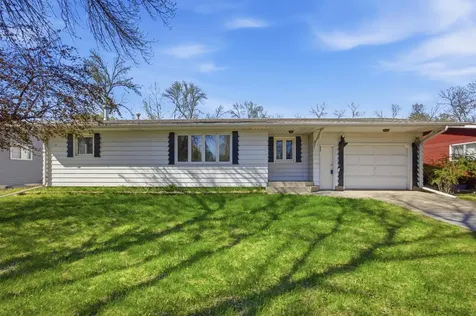 208 10 1/2 Avenue W West Fargo ND 58078