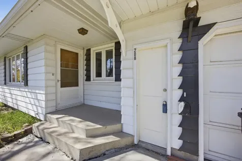 208 10 1/2 Avenue W West Fargo ND 58078